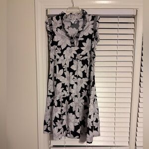 Crown & Ivy Black and White Floral Midi Dress
